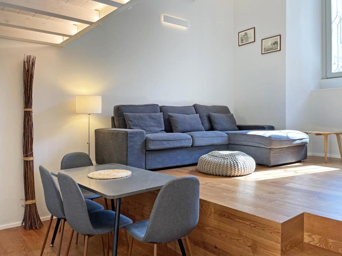 "La Portineria" Charming Apartment Old Town Como Lake ภายนอก รูปภาพ
