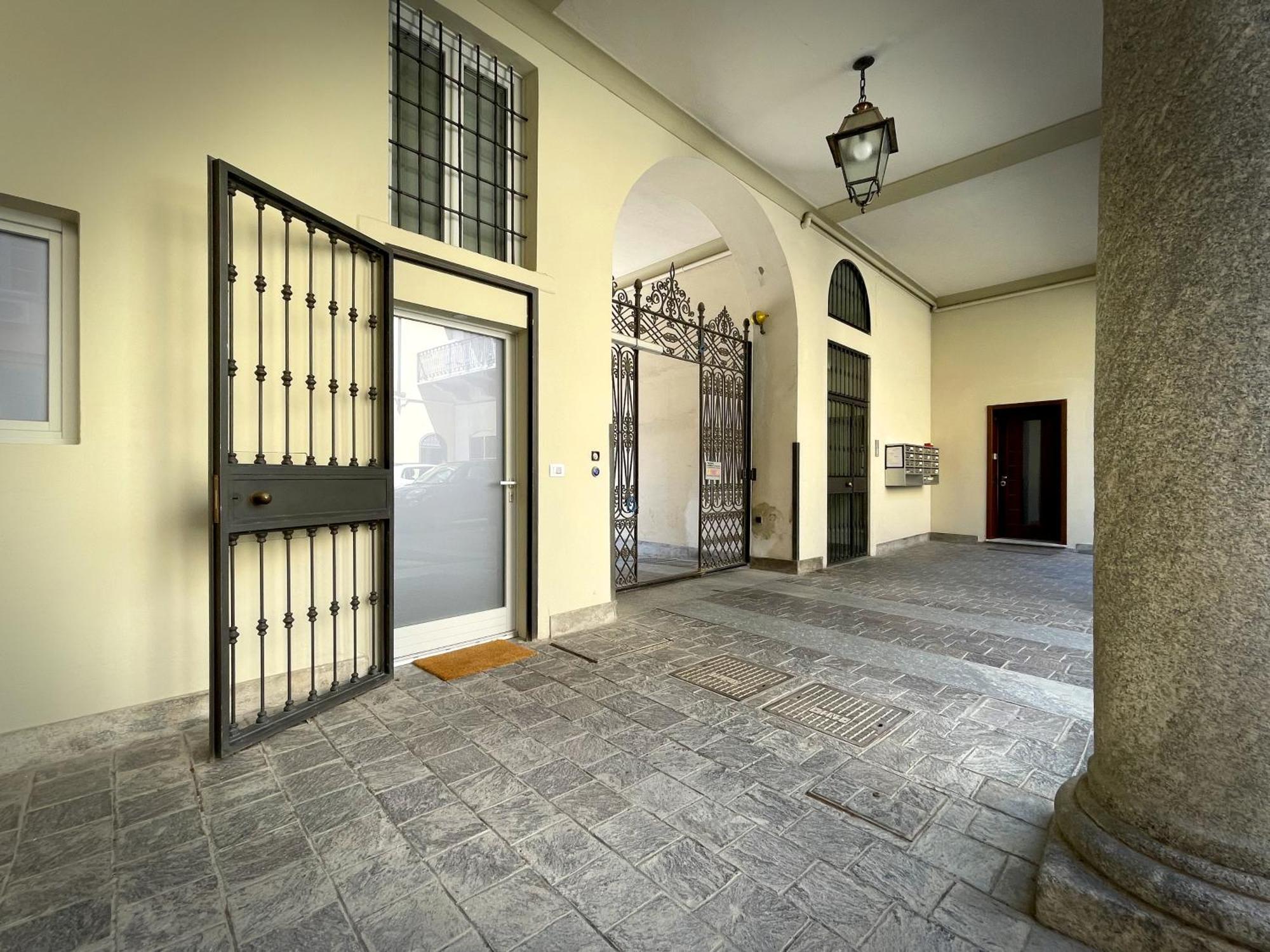 "La Portineria" Charming Apartment Old Town Como Lake ภายนอก รูปภาพ